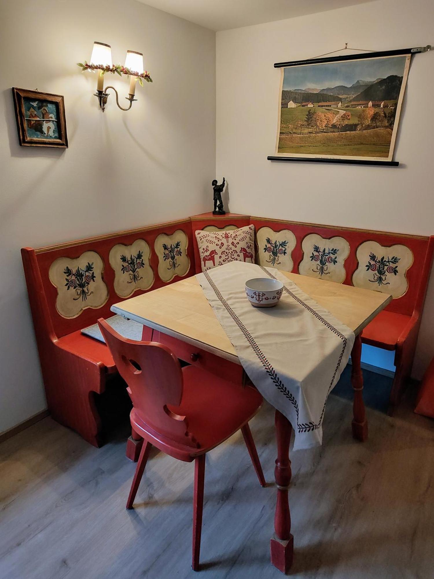 Ferienwohnung Resl - Geschmackvoll Renoviert & Zentral Im Historischen Schindelhaus Oberstaufen Exterior foto